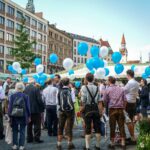 「ひとだかり」を英語でどう表現する？状況や人の集まりに関する英語フレーズ