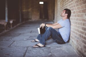 「行き詰まる」を英語で表現するには?壁にぶつかった時のフレーズ