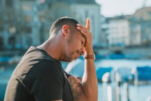 「テンション」高い、低いで表す気持ちを英語で何て言う?